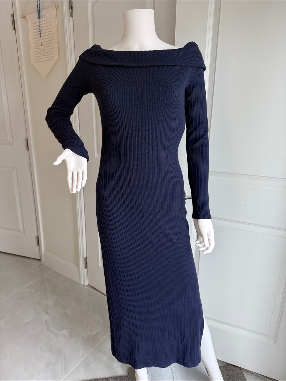 Lush - Off-Shoulder Long Sleeve Navy Ribbed Midi Dress